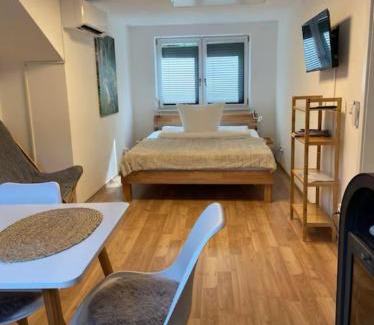 Gleiszellen-Gleishorbach Apartment | Discover Im Wald: Family & Pet-Friendly Retreat Awaits