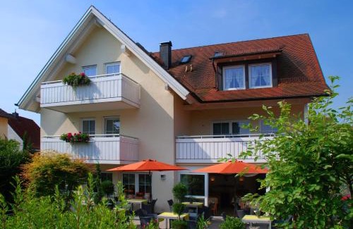 Langenargen Hotel | Elegant Hotel Im Winkel: Appartements with Hot Tub Access