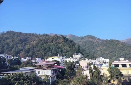 Tapovan Apartment | Ima Ganga Hotel - Aesthetic, Quite Mountain View Rooms With Netflix, free airport pickup for booking more than 7 nights, Elevator, Backup, Room Heater In Upper Tapovan