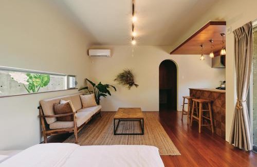 Shoshi Villa | Experience Imagine Okinawa: Oceanfront Bliss & 10/10 Reviews