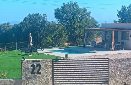 Salakos House | Imagio 22: Guest Rated 10/10 with Family & Pet-Friendly Amenities