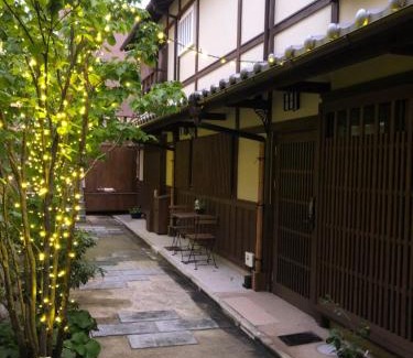 Higashiyama House | Imakumano Terrace - Eisen An: Pet & Child Friendly Retreat