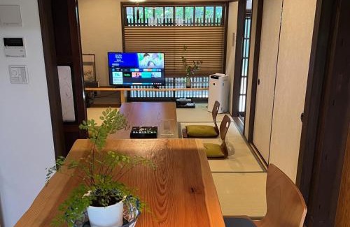 Higashiyama House | Imakumano Terrace - Eisen An: Pet & Child Friendly Retreat
