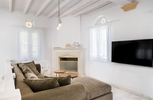 Panormos Villa | Discover Imarkellis Boutique Villas: Family-Friendly Retreat