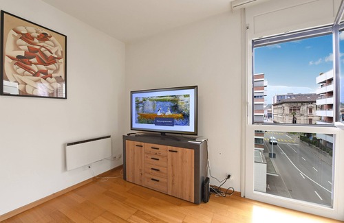 Locarno Apartment | Imbarcadero Apartment: Pet-Friendly Retreat in Locarno