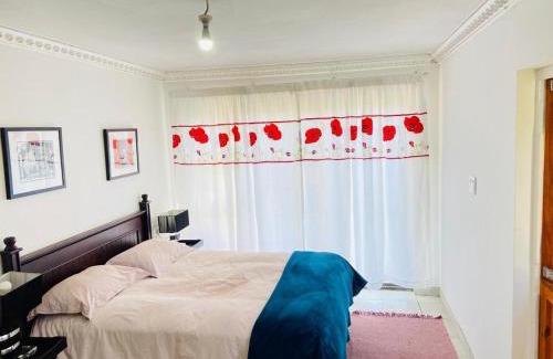 Nahoon Apartment | Family-Friendly Retreat at Imi's Place for Memorable Stays