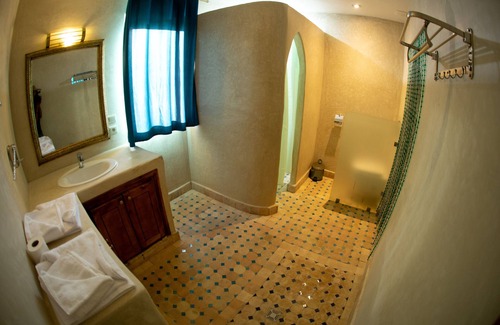Ouarzazate House | Relaxing Retreat at Iminigran Maison d'Hôtes with Spa & Pool