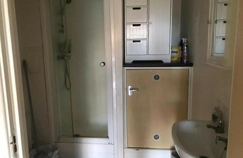 Stoke-on-Trent Apartment | Welcoming 1-Bed Apartment in Stoke-on-Trent for Families