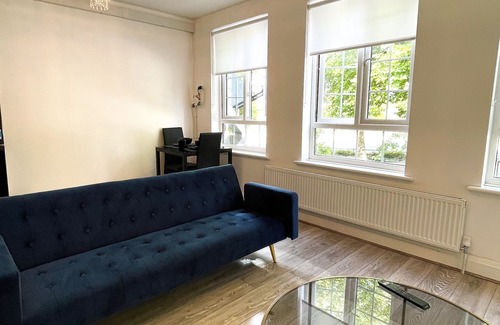 Cray Valley East Apartment | Immaculate 1-Bed Apartment in Orpington