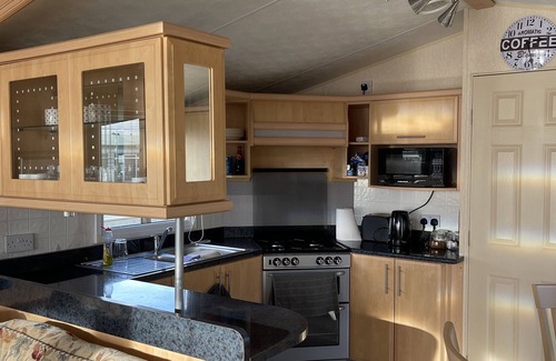 Monreith Cabin | Immaculate 2-Bed Static Caravan with Family-Friendly Amenities