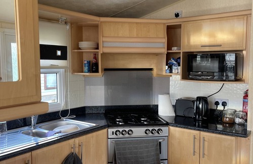 Monreith Cabin | Immaculate 2-Bed Static Caravan with Family-Friendly Amenities
