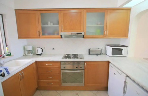 Albufeira Apartment | Immaculate 2-Bed Apartment with Oceanfront Views