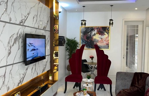 Ofin Apartment | Immaculate 2-Bed Apartment with Kitchen in Victoria Island