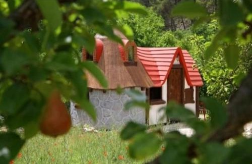Skradin House | Immaculate 2-Bed Cottage Near Krka Waterfalls - Guest Rated 9.8