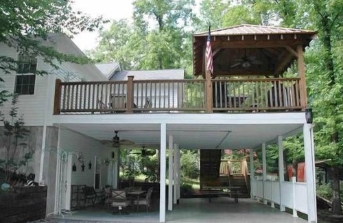 Scottsville House | Immaculate 3 Bedroom Home by Barren River Lake with WiFi