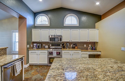 East Mesa House | Immaculate 4-Bedroom Rambler with Pool & Spa Amenities