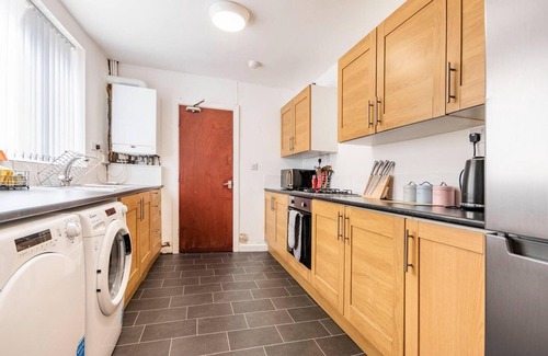 Bootle House | Inviting 4-Bed House Steps from Anfield and Goodison