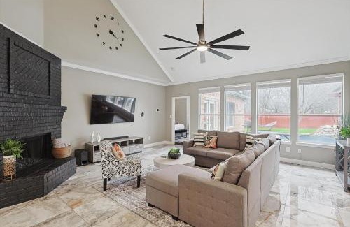 Irving House | Inviting Open Concept House with Pool & Grand Patio