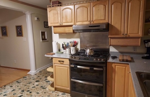 Olympia Condo | Immaculate Home with Breakfast in Pleasantville Neighborhood
