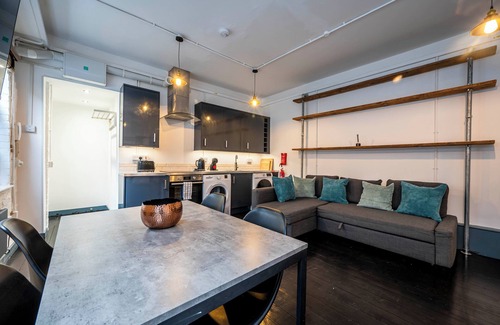 Camberwell Green Apartment | Immaculate and Stylish 1 Bedroom Flat - Sleeps 4