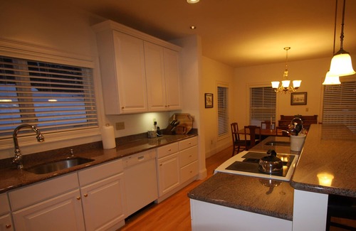 Edgecomb House | Immaculate Waterfront Retreat in Boothbay with EV Charging