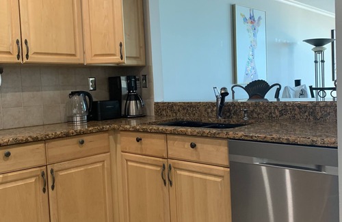 Casa del Mar Condo | Beautifully Remodeled Condo with Ocean View & Spa Amenities