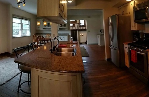 Frostburg House | Immaculate Estate on 10 Acres with Child-Friendly Amenities