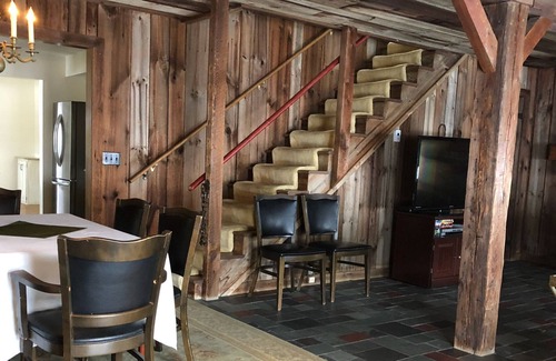Frostburg House | Immaculate Estate on 10 Acres with Child-Friendly Amenities