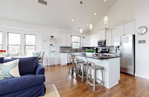Point Venture House | Immaculate Hill Country Retreat with Deck & Ping-Pong Fun