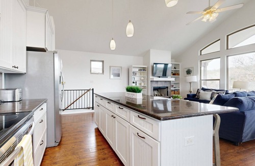 Point Venture House | Immaculate Hill Country Retreat with Deck & Ping-Pong Fun