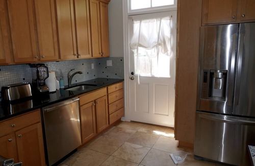 Beach Institute House | Historic District Retreat: Fast Wifi, Free Parking & Views