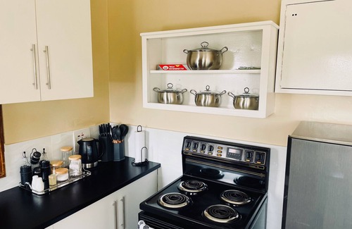 Harare Apartment | Immaculate Family Home with Kitchen in Avondale West