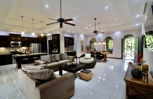 Bejuco Villa | Immaculate Home with Private Pool & Spacious Living Areas