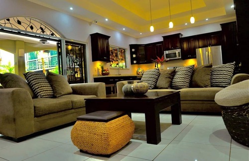 Bejuco Villa | Immaculate Home with Private Pool & Spacious Living Areas