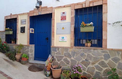 Montejaque House | Spotless Montejaque House with Kitchen and Child-Friendly Amenities