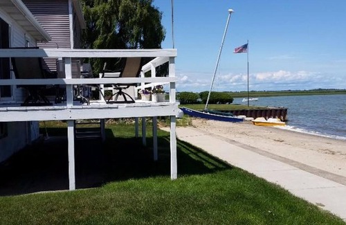 Linwood House | Immaculate Lake Huron Beach House with Ocean Views & Spa