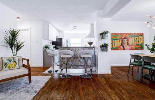 Highland Park House | Immaculate New Casita with Spa and Child-Friendly Amenities