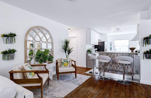 Highland Park House | Immaculate New Casita with Spa and Child-Friendly Amenities