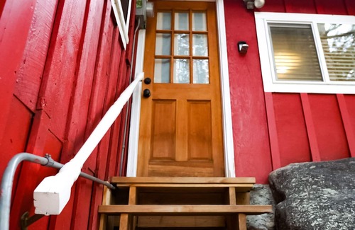 Drake Cottage | Immaculate Seashell River Cabin with Pool & Ocean View