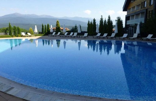 Razlog Apartment | Charming Studio Apartment Steps from Bansko's Attractions