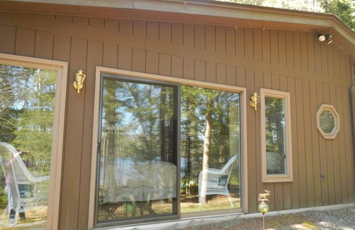 Ellsworth Apartment | Waterfront Apartment with Kayaks, Hot Tub & 10/10 Rating