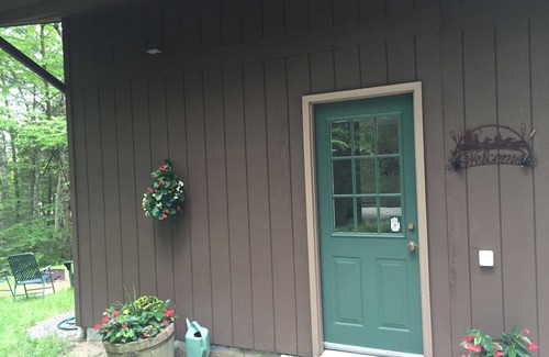 Ellsworth Apartment | Waterfront Apartment with Kayaks, Hot Tub & 10/10 Rating