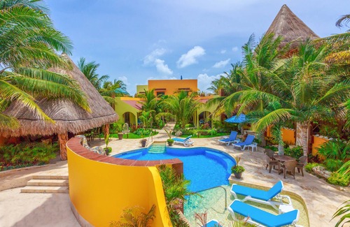 Colonia Salina Chica Villa | Immaculate Villa with Saltwater Pool, Steps from Beach