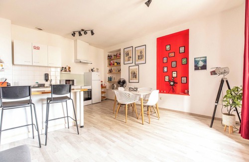 Clermont-Ferrand Apartment | Immeuble Central - Sleeps 24 Marmontel-Clermont