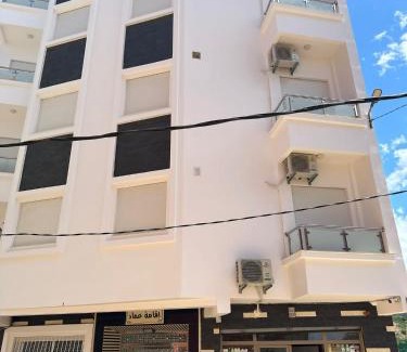 Azla Apartment | Family-Friendly Immeuble Familial Imad with Ocean Views