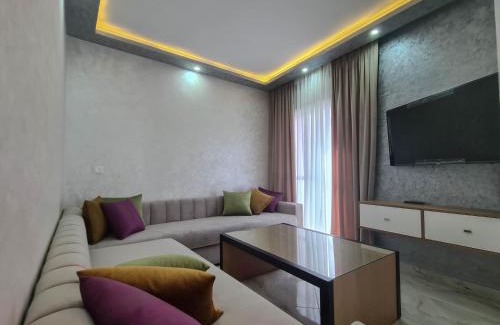 Azla Apartment | Family-Friendly Immeuble Familial Imad with Ocean Views