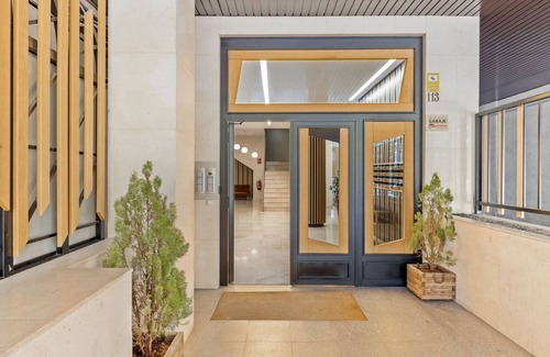 El Viso Apartment | Impeccable Chamartín 2BR with Terrace and Great Amenities