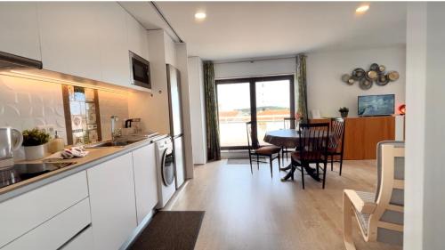 Ovar Apartment | Family-Friendly Getaway at ImoWeMo OVAR - Ovarinha Girassol