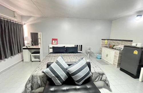 Ban Mai Apartment | Pet-Friendly Stay at Impact Arena C3 Milo with Breakfast