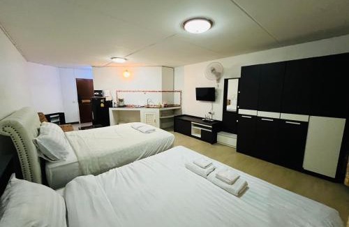Ban Mai Apartment | Convenient Stay at IMPACT Challenger, Perfect for Families